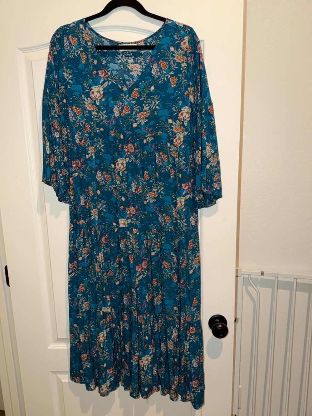 Natural life size medium blue floral dress - Picture 2 of 5